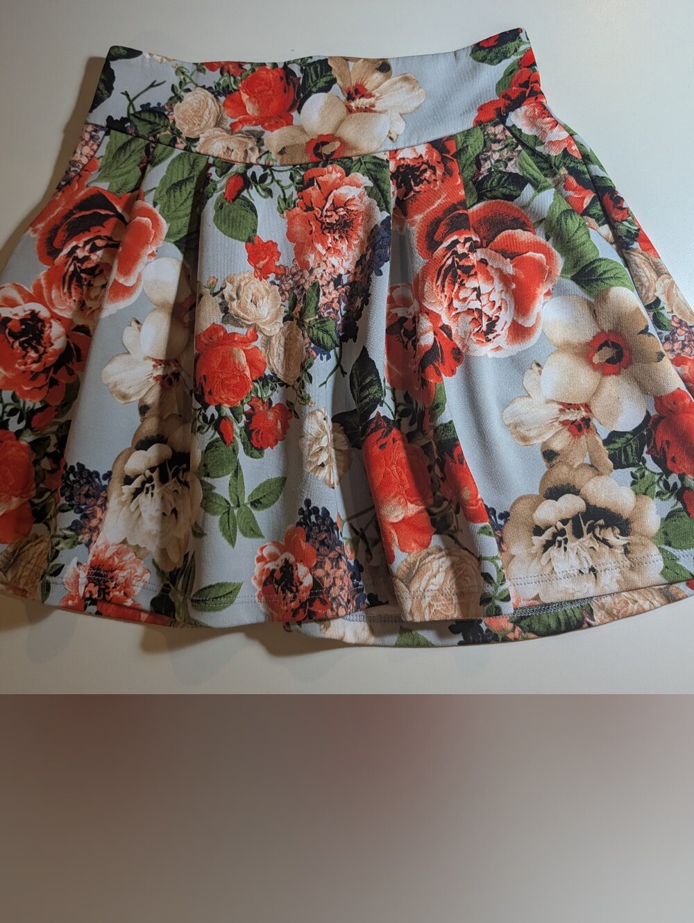 Potters Pot Woman's Small Floral Fit-and-Flare Skirt in Coral and Cream